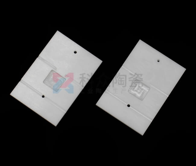 耐磨陶瓷的韌性和強(qiáng)度應(yīng)該怎么提高呢？（圖）