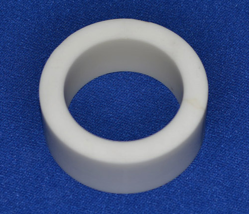 為什么都選擇氧化鋯陶瓷環用作襯套?